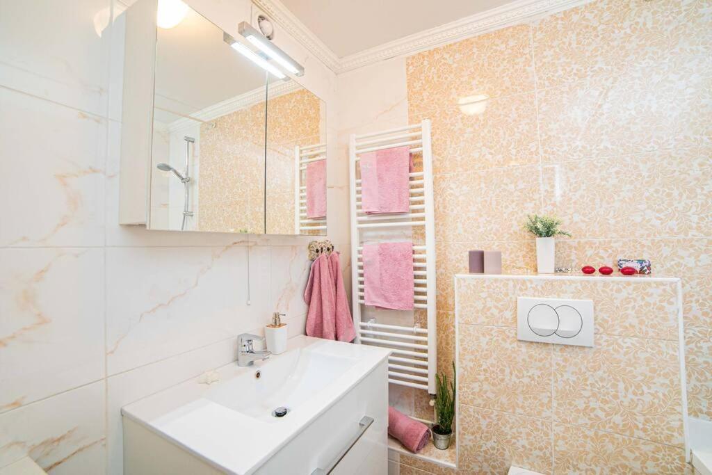 Sunny Day -Arena Zagreb , 2 Bathrooms, 102M², Exterior photo